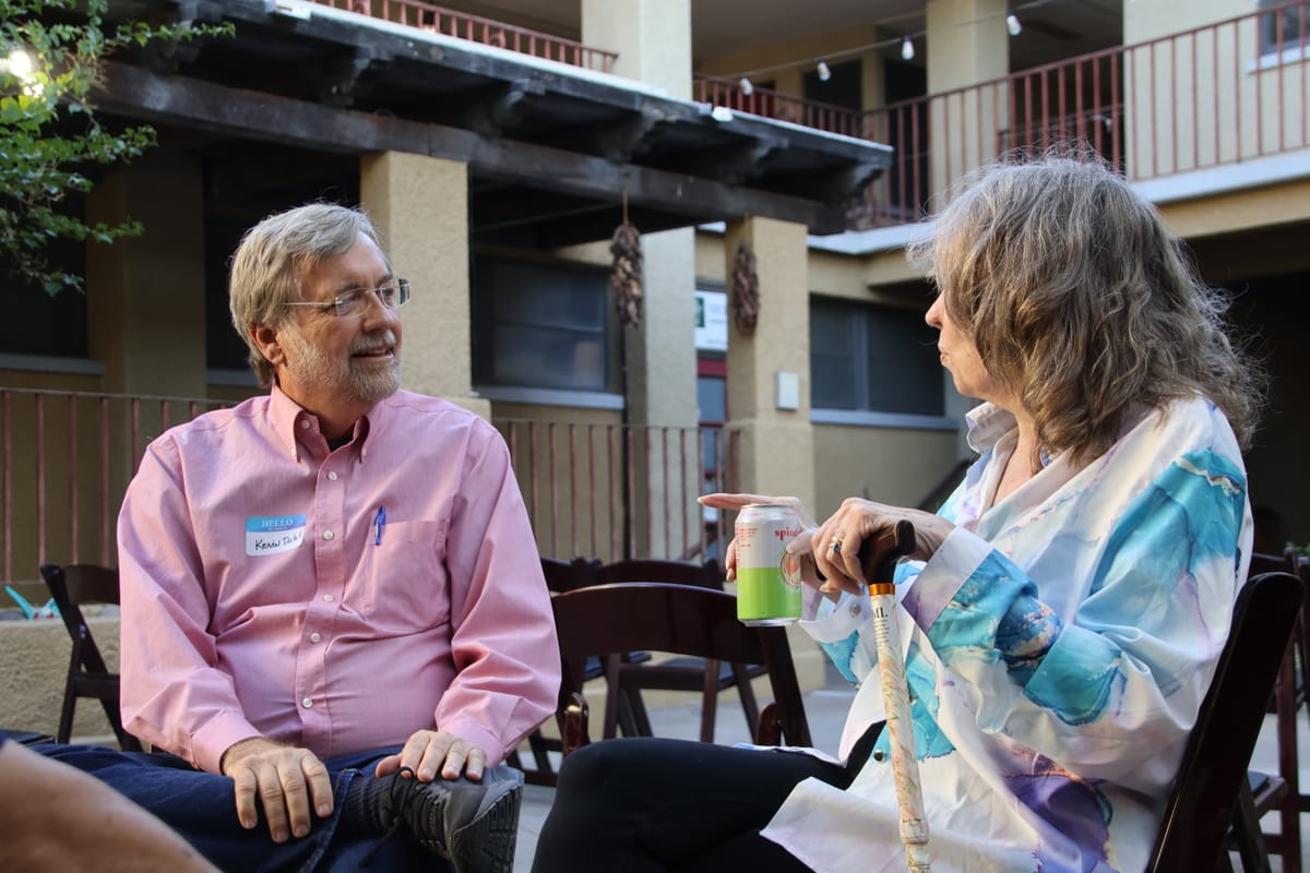 Dahl centra su campaña en las necesidades fundamentales de Tucson