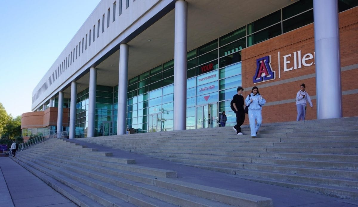Some UA students rethink college as social media fuels business