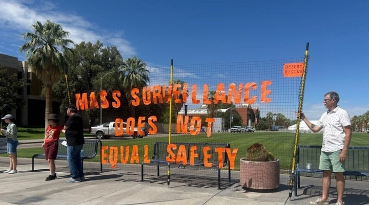 La Universidad de Arizona enfrenta una denuncia por violación de la privacidad debido a cámaras en el campus