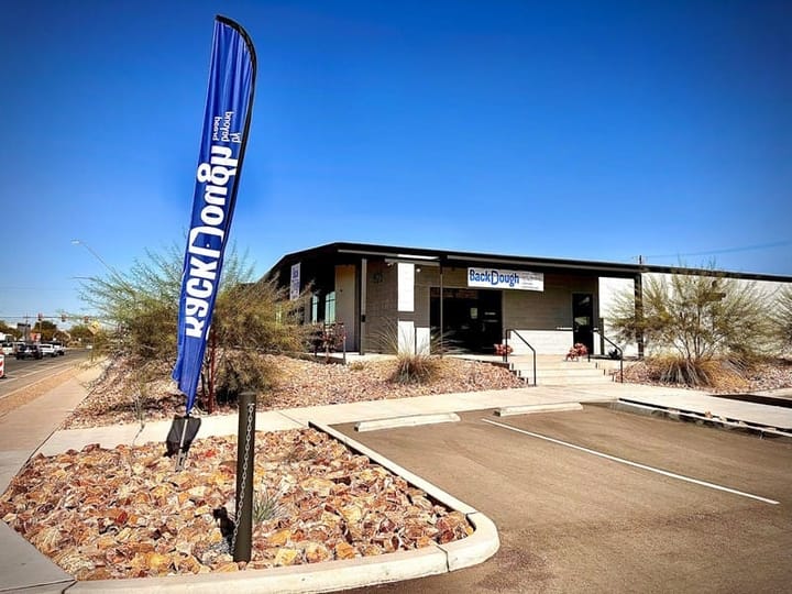 Beyond Bread se expande con un nuevo centro de panadería y tartas