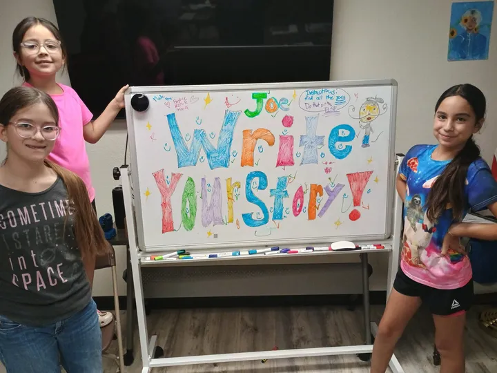 La pausa en la financiación detiene los talleres de narración estudiantil