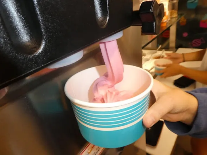 Sweets brings custom frozen yogurt to UA campus