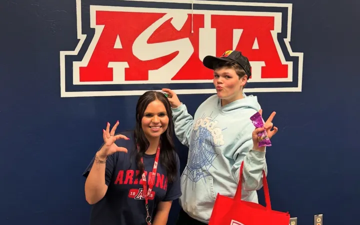 Estudiantes de la UA alcanzan la fama como influencers del campus