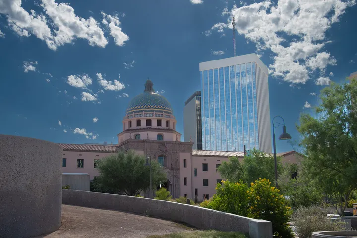 Pima supervisors approve measures limiting immigration enforcement