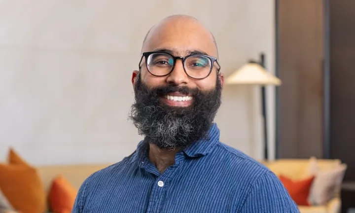 El psiquiatra de Tucson habla de política y resistencia